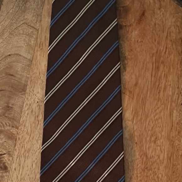 JOSEPH A. BANK MEN’S BROWN, CREME, & ROYAL BLUE 100% SILK NECKTIE/EXTRAVAGANT!! - Picture 1 of 2